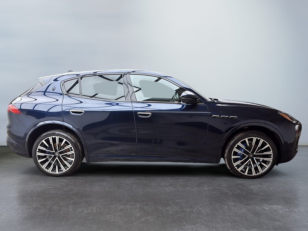 2023 Maserati Grecale Modena AWD in Laval, Quebec - 5 - w1024h768px