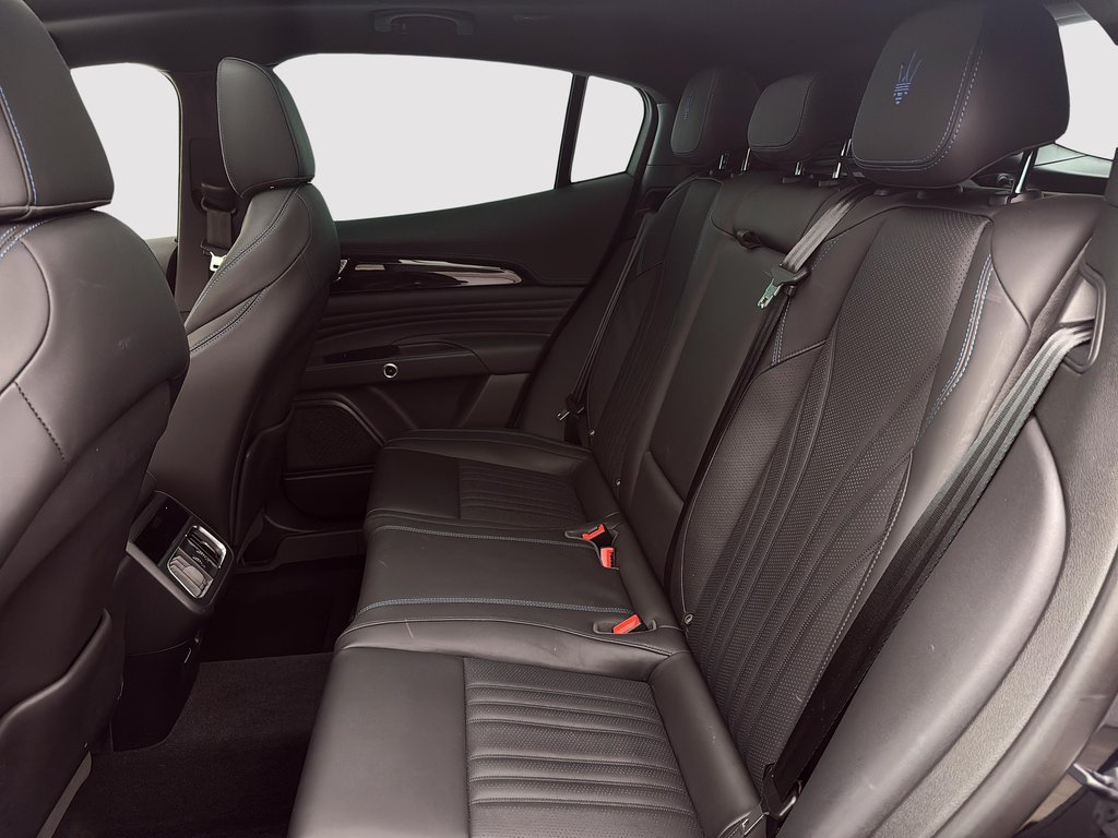 2023 Maserati Grecale Modena AWD in Laval, Quebec - 22 - w1024h768px