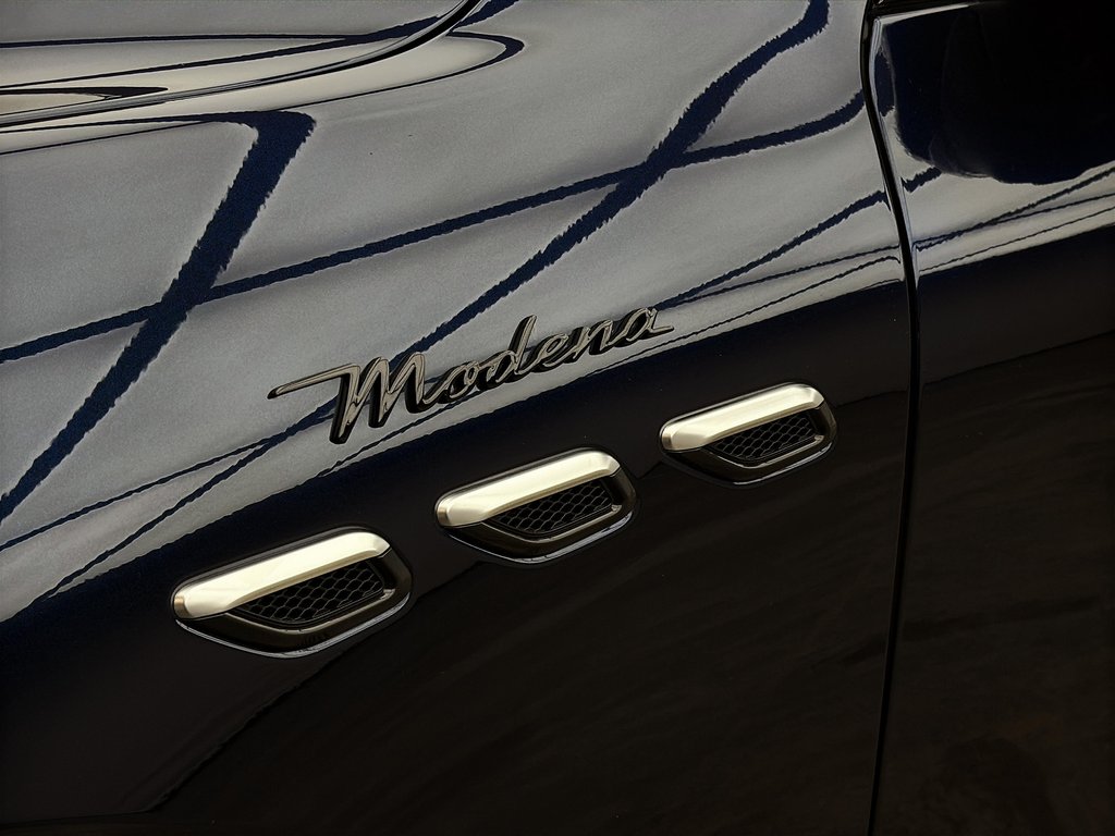 2023 Maserati Grecale Modena AWD in Laval, Quebec - 8 - w1024h768px