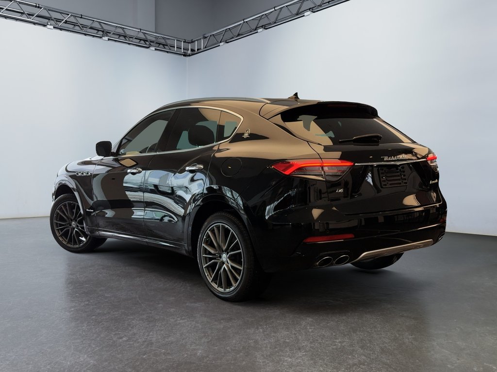 Maserati Levante GranLusso 3.0L 2021 à Laval, Québec - 3 - w1024h768px