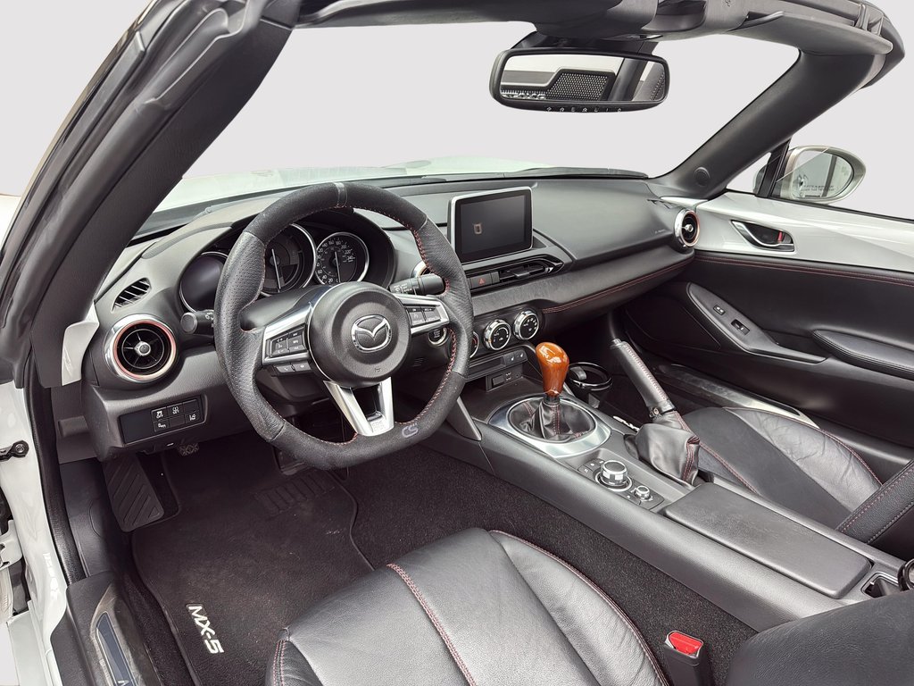 2016 Mazda MX-5 GT convertible manual in Laval, Quebec - 21 - w1024h768px