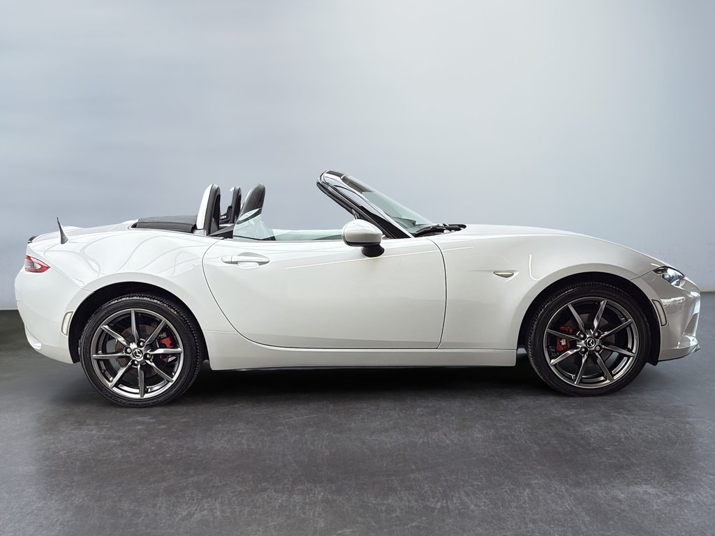 2016 Mazda MX-5 GT convertible manual in Laval, Quebec - 5 - w1024h768px