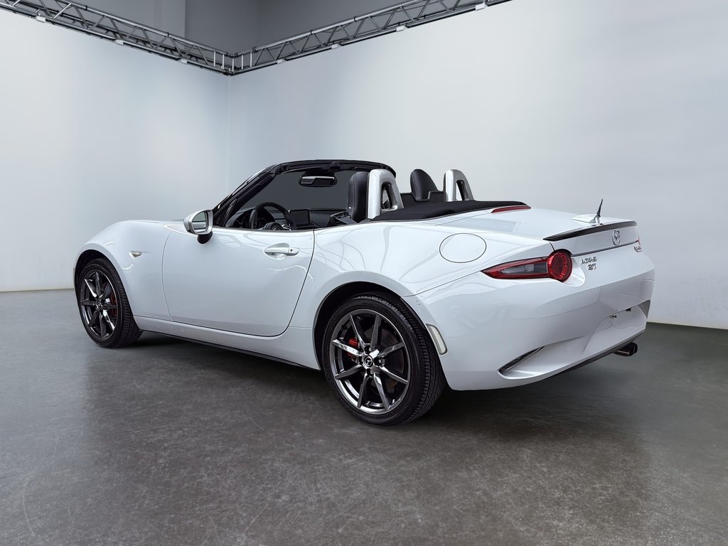 2016 Mazda MX-5 GT convertible manual in Laval, Quebec - 3 - w1024h768px