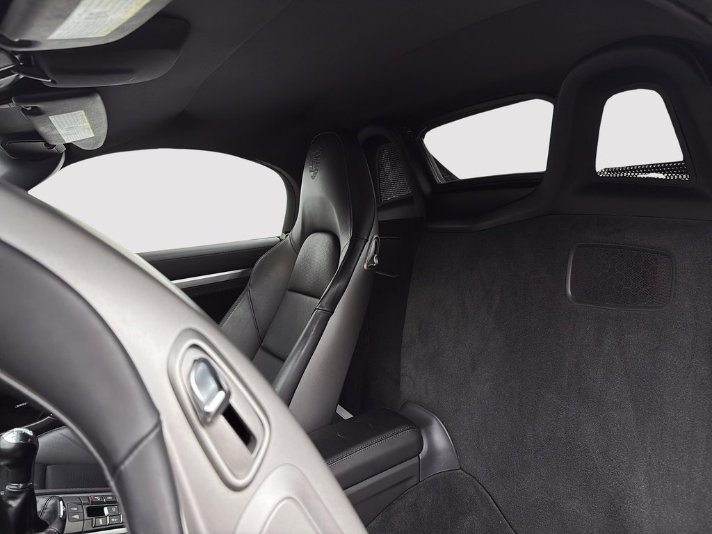 2018 Porsche 718 Boxster Manual transmission in Laval, Quebec - 21 - w1024h768px