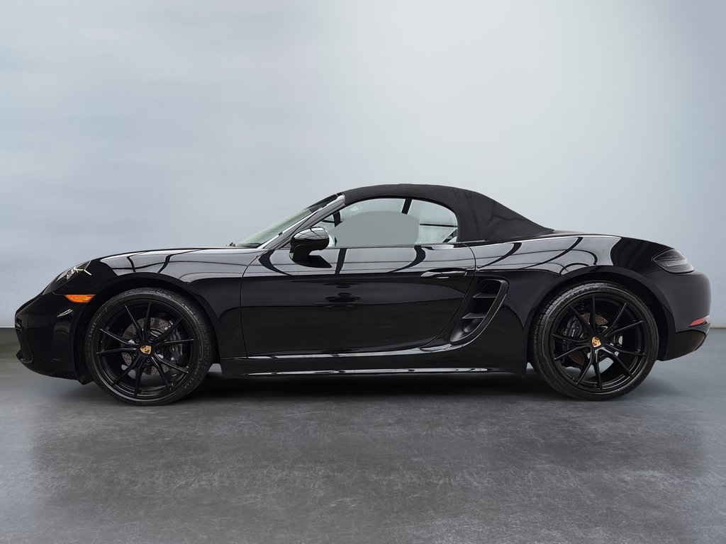 2018 Porsche 718 Boxster Manual transmission in Laval, Quebec - 5 - w1024h768px
