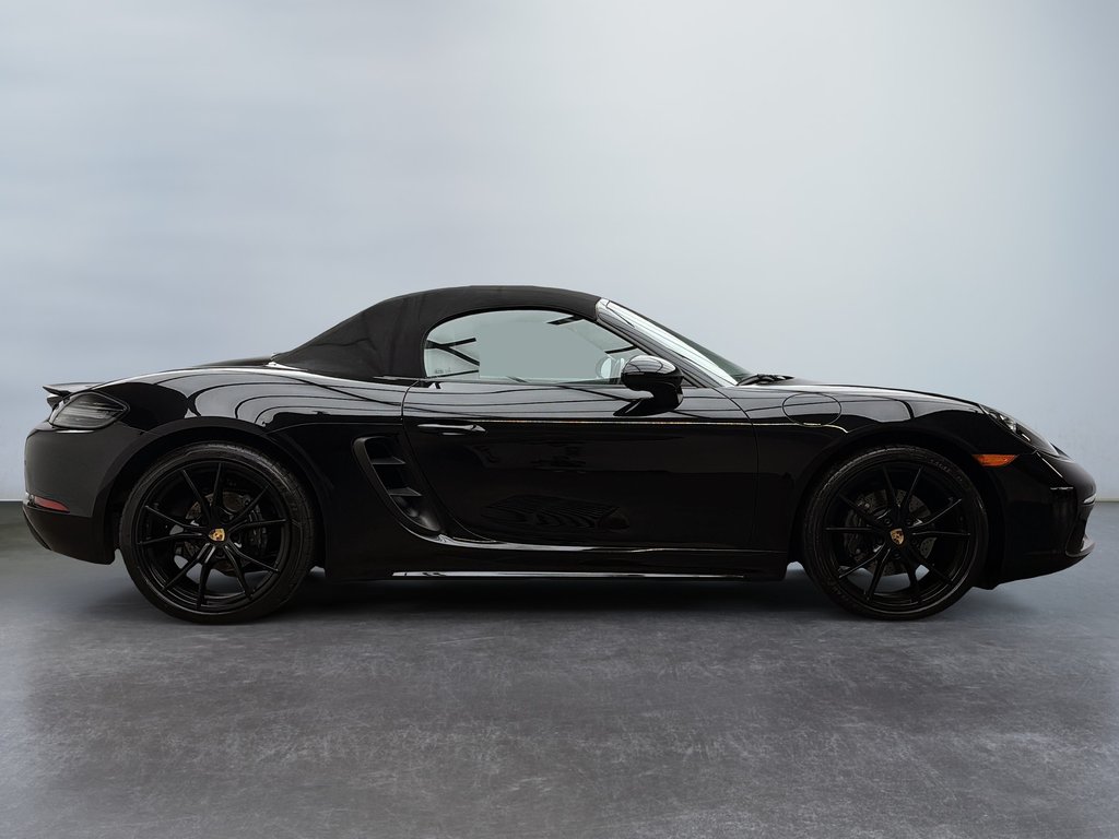 2018 Porsche 718 Boxster Manual transmission in Laval, Quebec - 8 - w1024h768px