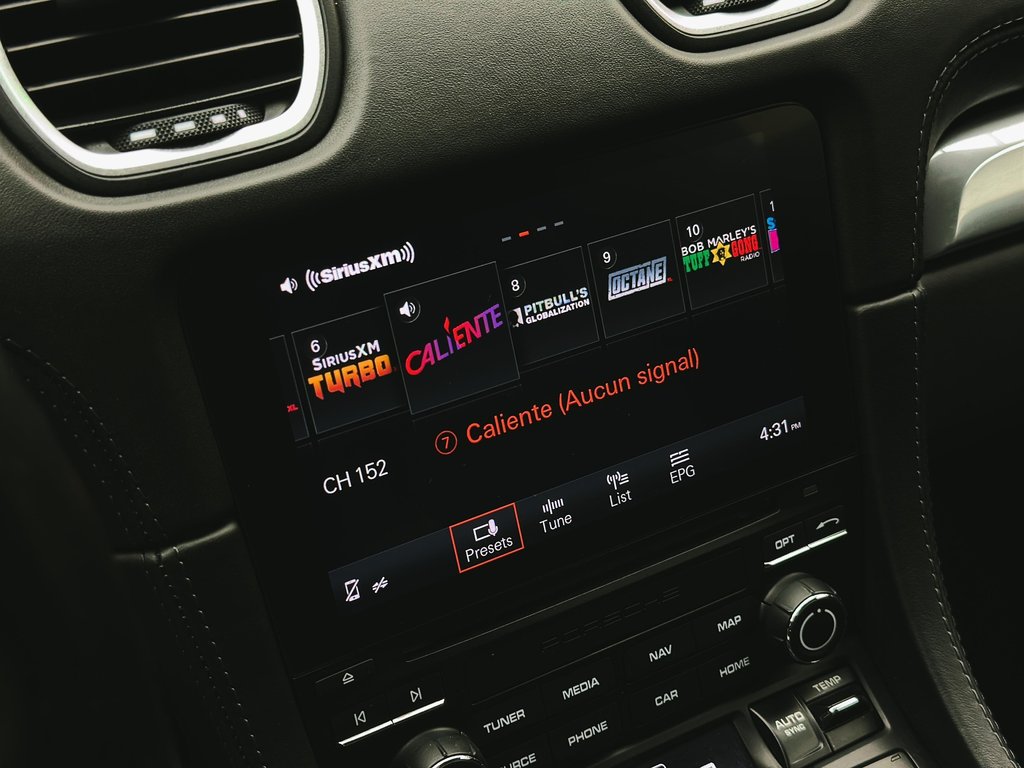 2018 Porsche 718 Boxster Manual transmission in Laval, Quebec - 20 - w1024h768px