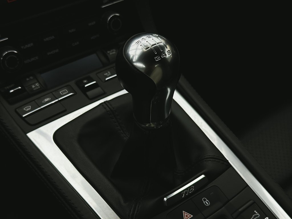 2018 Porsche 718 Boxster Manual transmission in Laval, Quebec - 19 - w1024h768px