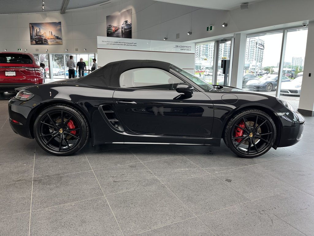 2019  718 Boxster S PDK, Sport Tailpipes, 20 Carrera S Wheels in Laval, Quebec - 2 - w1024h768px