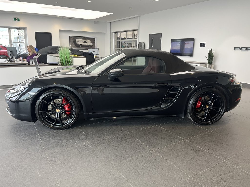 2019  718 Boxster S PDK, Sport Tailpipes, 20 Carrera S Wheels in Laval, Quebec - 10 - w1024h768px