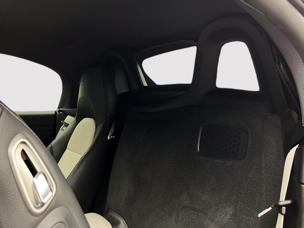 Porsche 718 Boxster S  Burmester, Sport Chrono & Prem Pack, 2023 à Laval, Québec - 26 - w1024h768px
