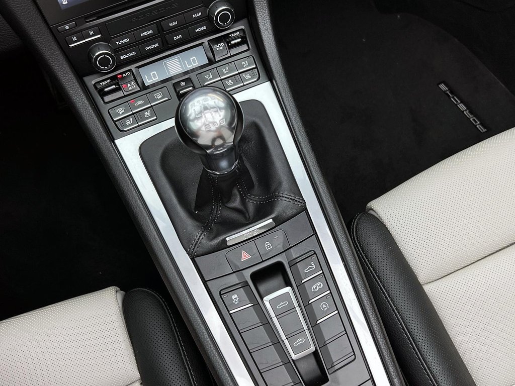 Porsche 718 Boxster S  Burmester, Sport Chrono & Prem Pack, 2023 à Laval, Québec - 36 - w1024h768px