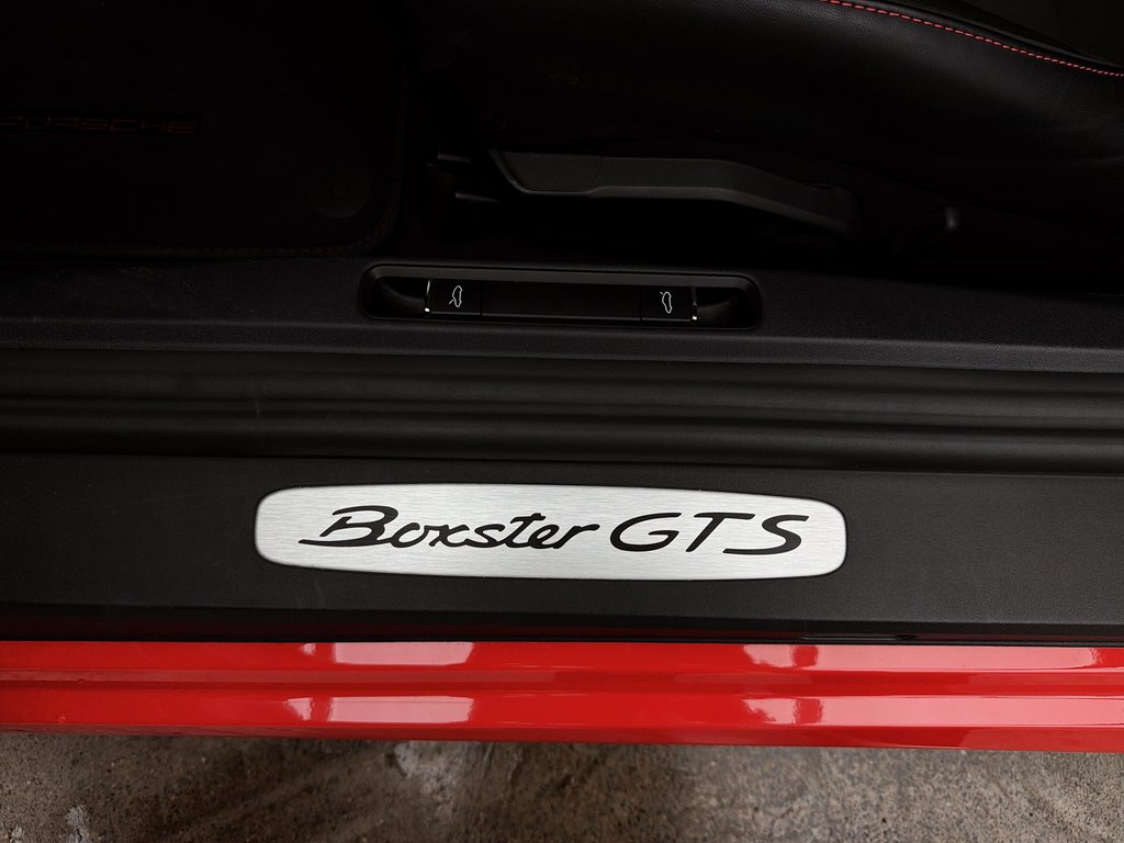 2024 Porsche 718 Boxster GTS 4.0 Roadster in Laval, Quebec - 36 - w1024h768px