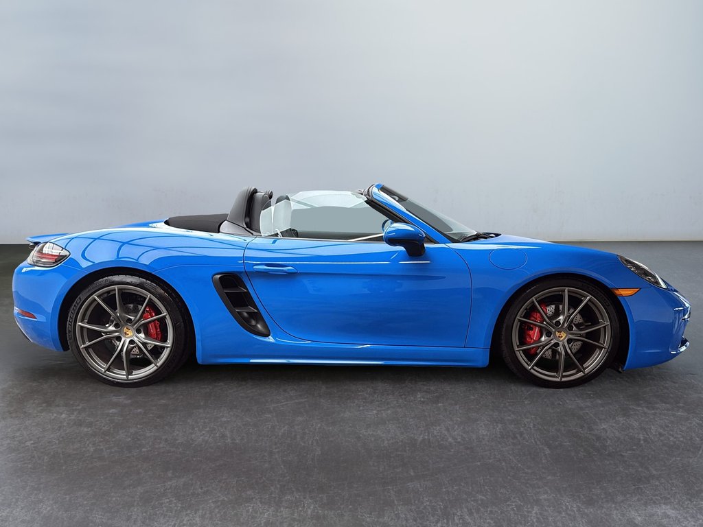2025 Porsche 718 Boxster S PASM Sport Suspension in Laval, Quebec - 8 - w1024h768px