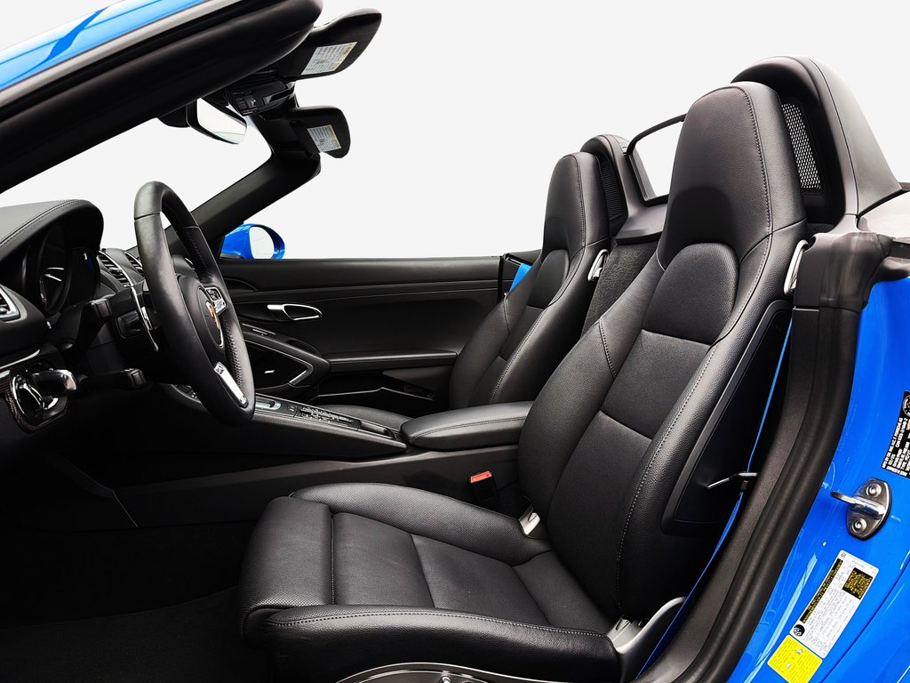 2025 Porsche 718 Boxster S PASM Sport Suspension in Laval, Quebec - 17 - w1024h768px