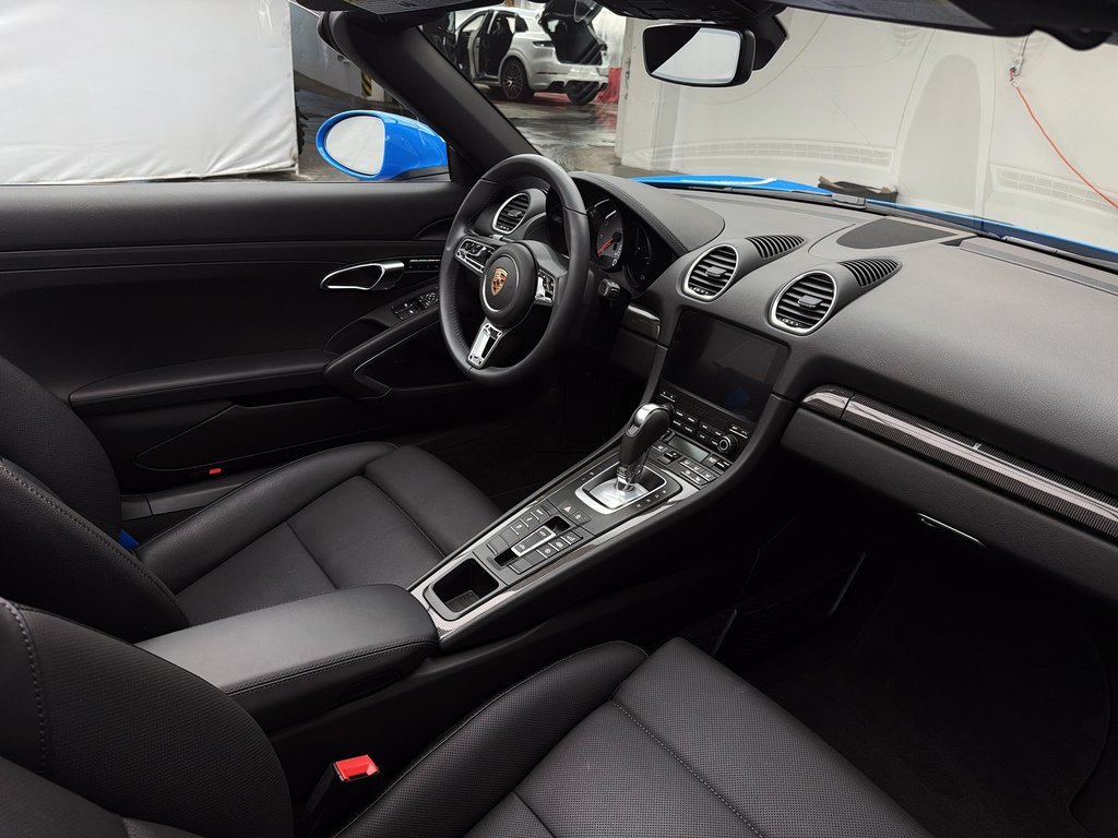 2025 Porsche 718 Boxster S PASM Sport Suspension in Laval, Quebec - 35 - w1024h768px