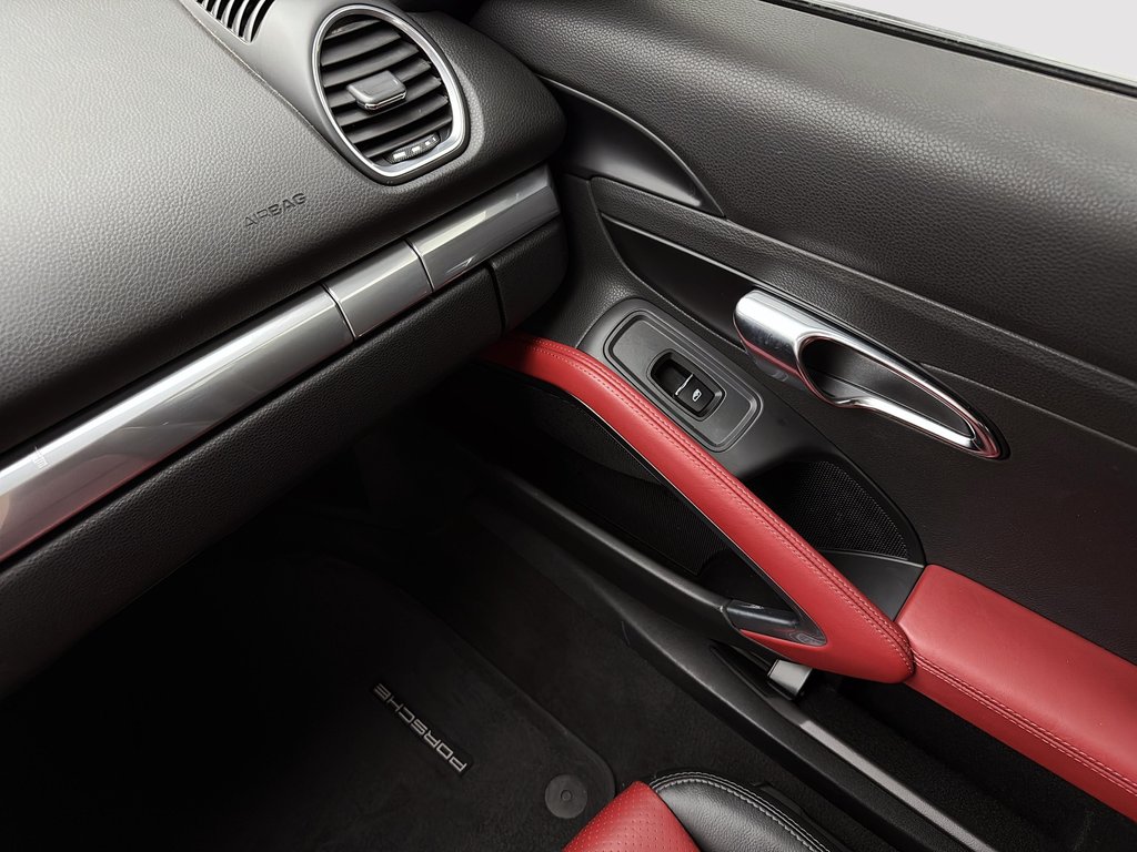 2018 Porsche 718 Cayman PDK BOSE in Laval, Quebec - 30 - w1024h768px