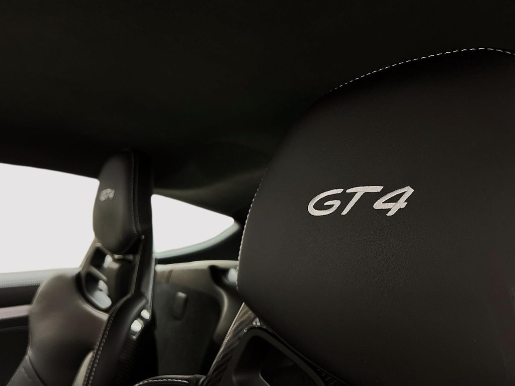 2023  718 Cayman GT4 Manual Chrono Package in Laval, Quebec - 26 - w1024h768px