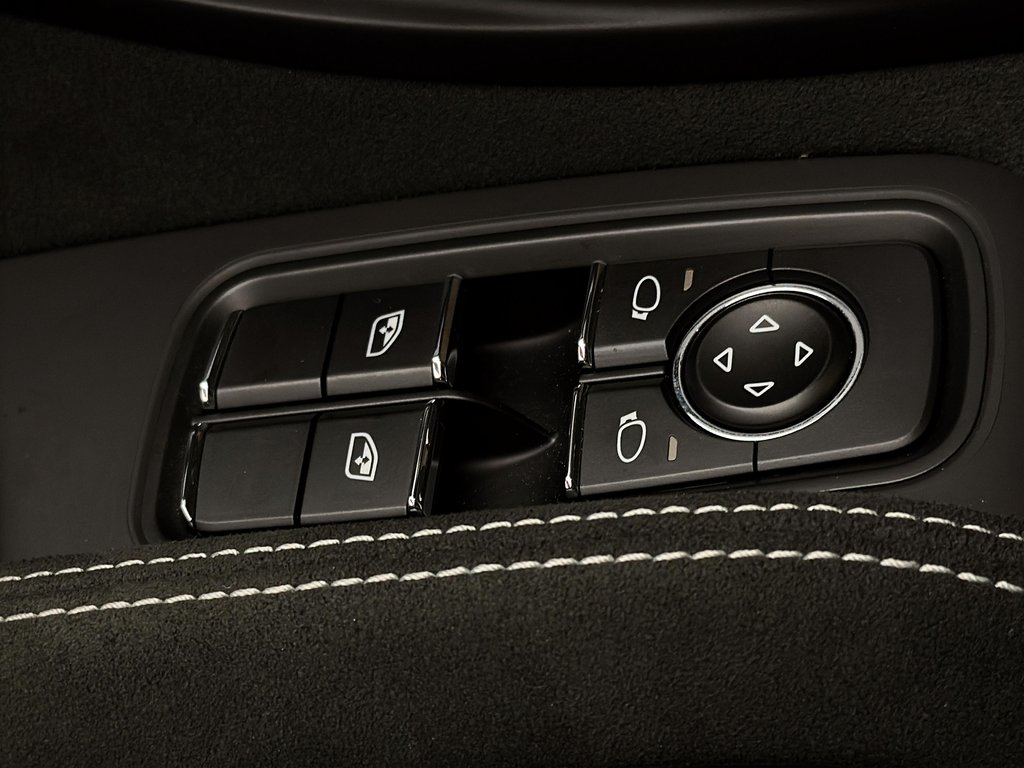 Porsche 718 Cayman GT4 RS Weissach Package 2023 à Laval, Québec - 33 - w1024h768px