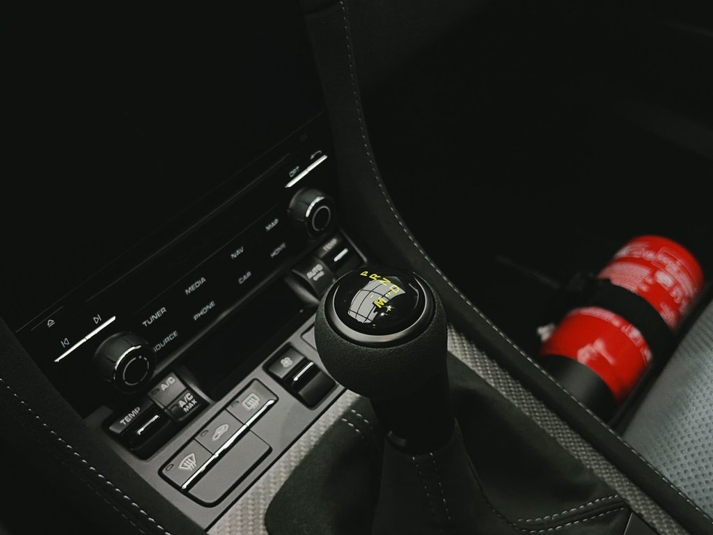 2023 Porsche 718 Cayman GT4 RS in Laval, Quebec - 20 - w1024h768px