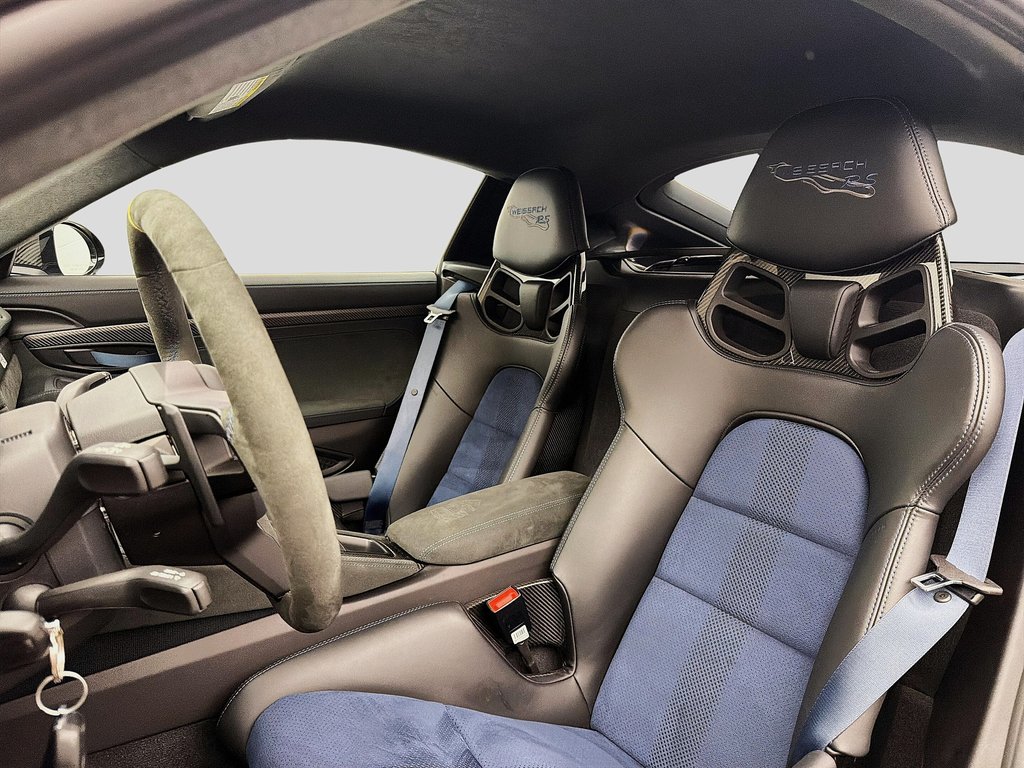 Porsche 718 Cayman GT4 RS Weissach Package 2024 à Laval, Québec - 17 - w1024h768px