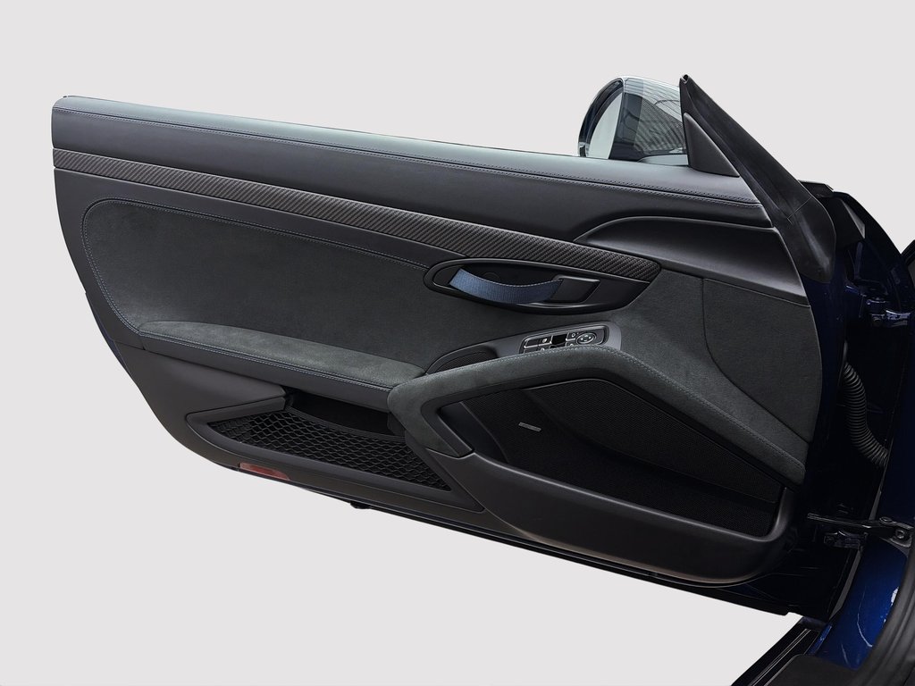 Porsche 718 Cayman GT4 RS Weissach Package 2024 à Laval, Québec - 29 - w1024h768px