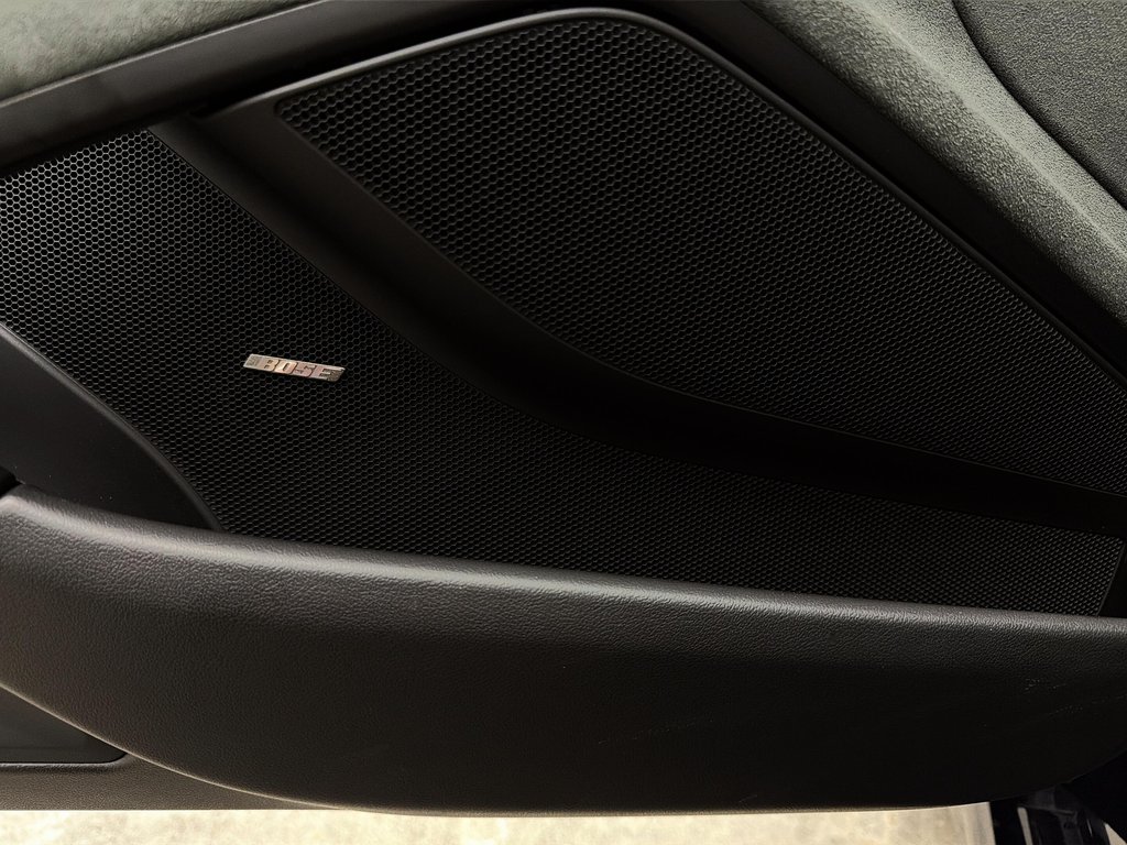 Porsche 718 Cayman GT4 RS Weissach Package 2024 à Laval, Québec - 31 - w1024h768px