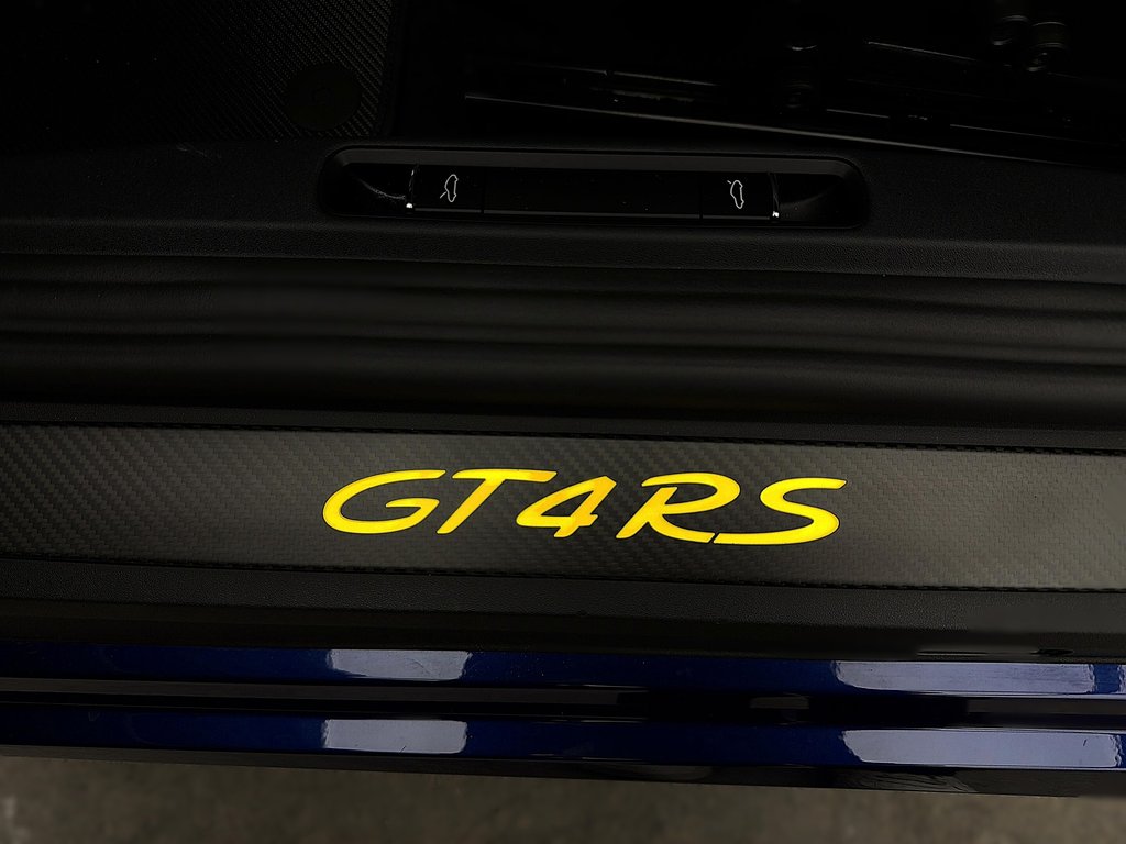 Porsche 718 Cayman GT4 RS Weissach Package 2024 à Laval, Québec - 32 - w1024h768px