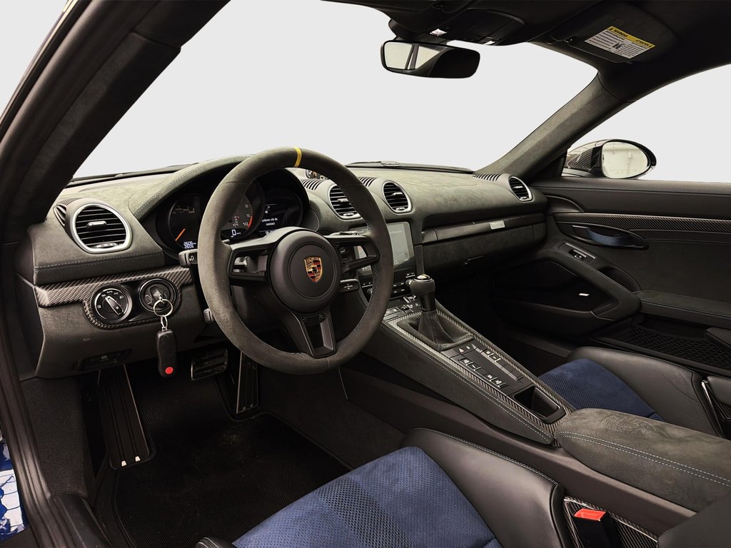 Porsche 718 Cayman GT4 RS Weissach Package 2024 à Laval, Québec - 16 - w1024h768px