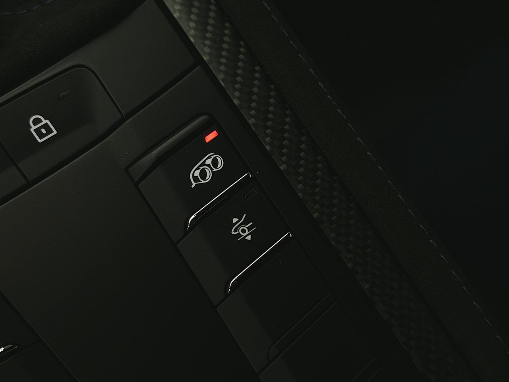 Porsche 718 Cayman GT4 RS Weissach Package 2024 à Laval, Québec - 24 - w1024h768px