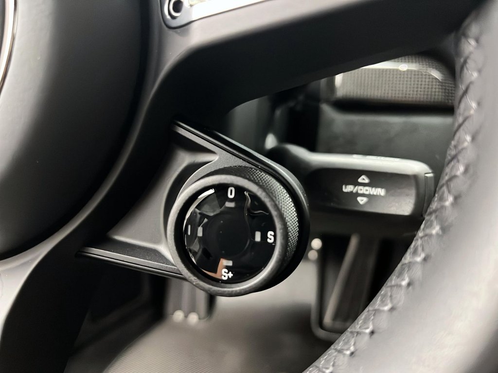 2024 Porsche 718 Cayman GTS 4.0 in Laval, Quebec - 16 - w1024h768px