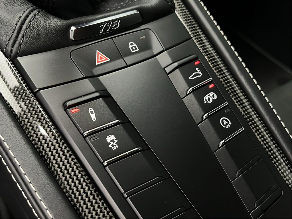 2024 Porsche 718 Cayman GTS 4.0 in Laval, Quebec - 22 - w1024h768px