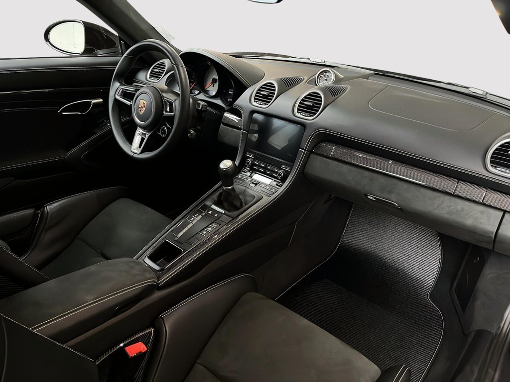 2024 Porsche 718 Cayman GTS 4.0 in Laval, Quebec - 23 - w1024h768px