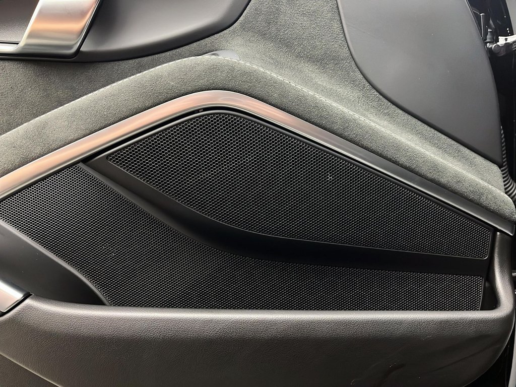2024 Porsche 718 Cayman GTS 4.0 in Laval, Quebec - 26 - w1024h768px