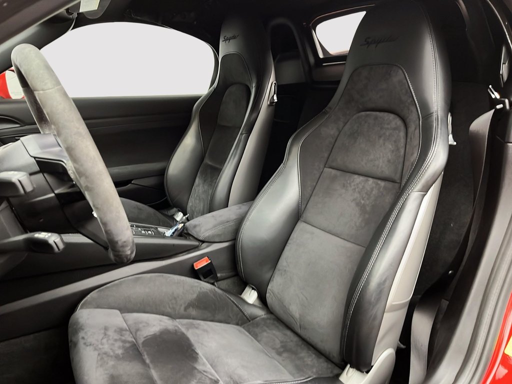 2020 Porsche 718 Spyder in Laval, Quebec - 17 - w1024h768px