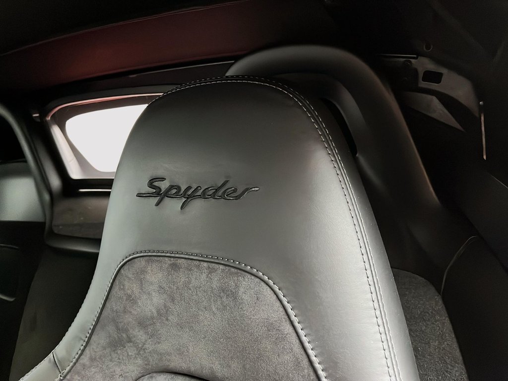 2020 Porsche 718 Spyder in Laval, Quebec - 27 - w1024h768px