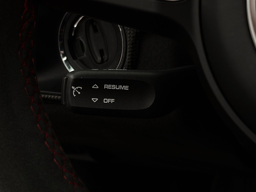 2022 Porsche 718 Spyder Roadster in Laval, Quebec - 22 - w1024h768px