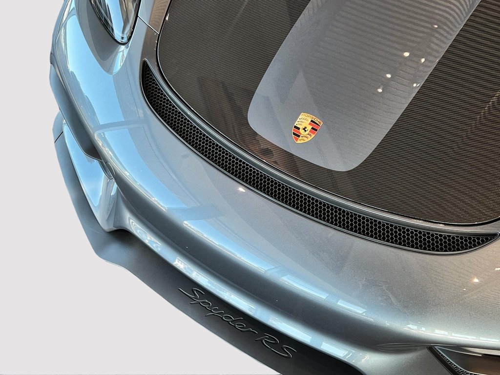 Porsche 718 Spyder RS  Weissach Package, PCCB,+++ 2024 à Laval, Québec - 8 - w1024h768px