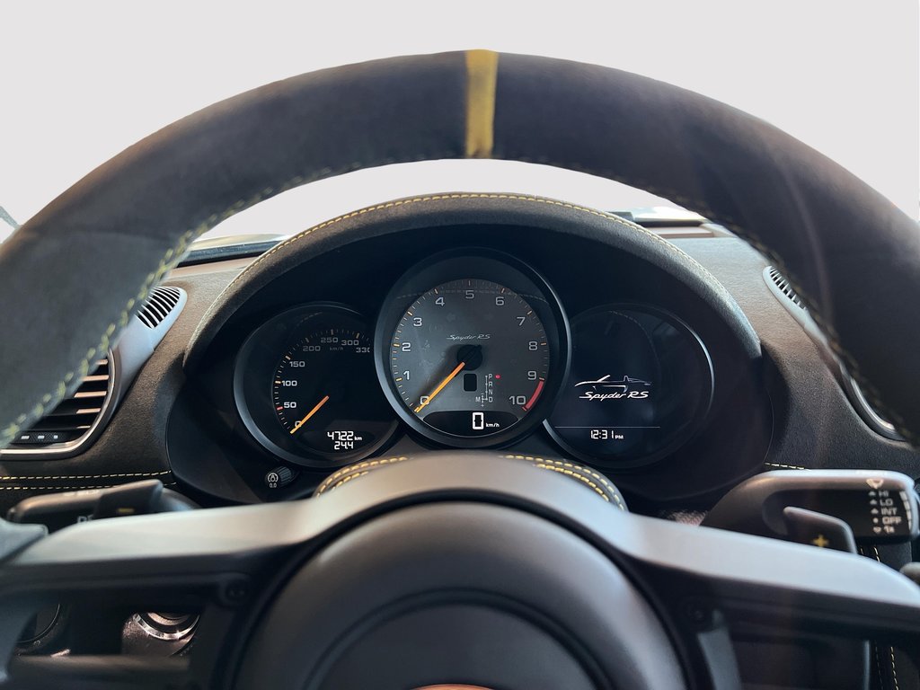 Porsche 718 Spyder RS  Weissach Package, PCCB,+++ 2024 à Laval, Québec - 23 - w1024h768px