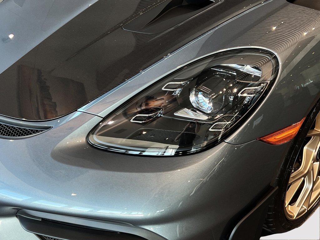 Porsche 718 Spyder RS  Weissach Package, PCCB,+++ 2024 à Laval, Québec - 11 - w1024h768px