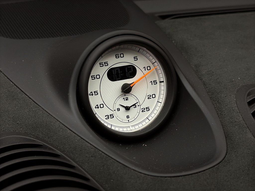 Porsche 718 Spyder RS Weissach Package 2024 à Laval, Québec - 29 - w1024h768px