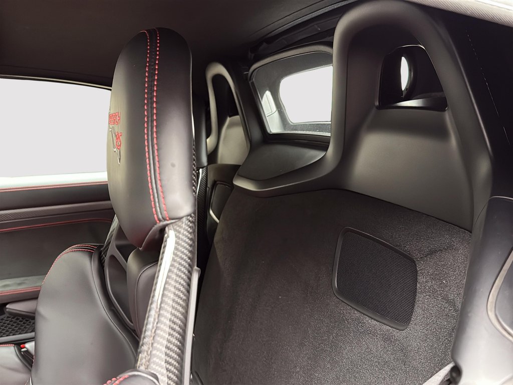 Porsche 718 Spyder RS Weissach Package 2024 à Laval, Québec - 20 - w1024h768px