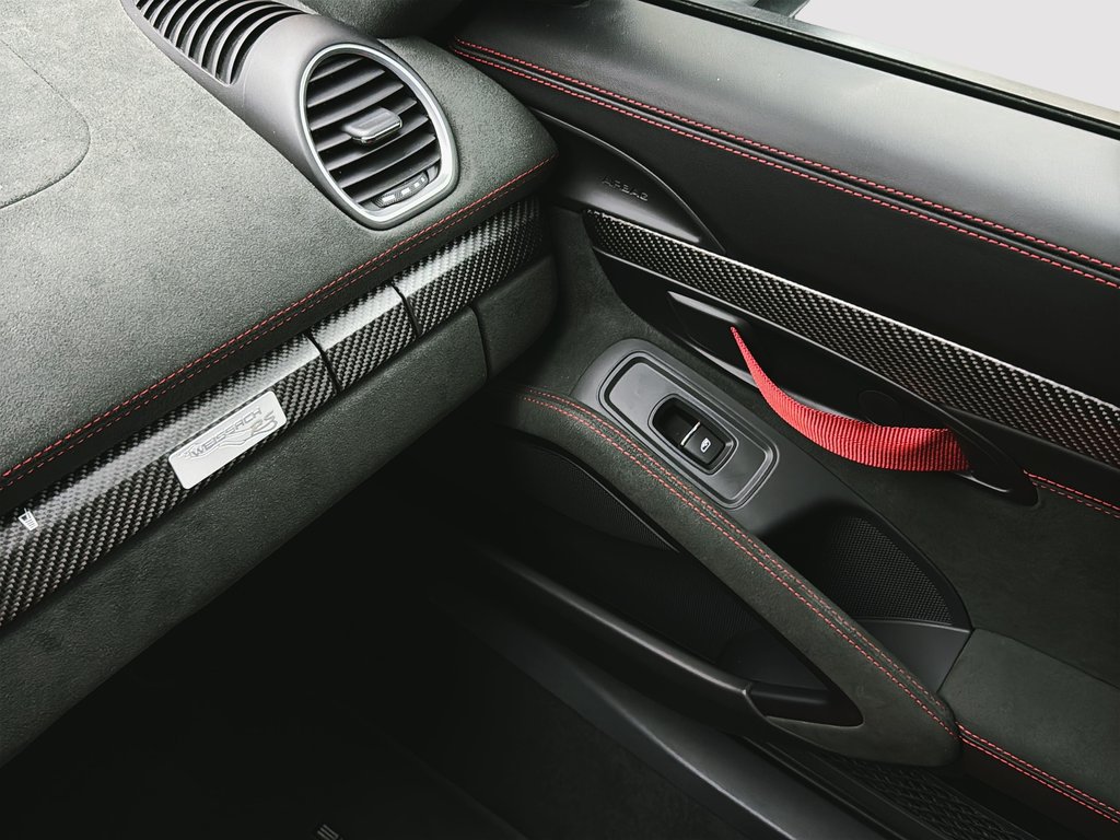 Porsche 718 Spyder RS Weissach Package 2024 à Laval, Québec - 33 - w1024h768px