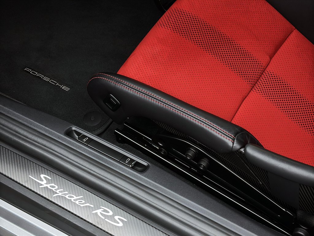 Porsche 718 Spyder RS Weissach Package 2024 à Laval, Québec - 25 - w1024h768px