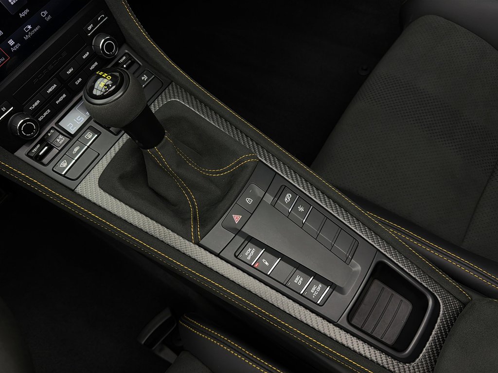 2024 Porsche 718 Spyder RS Roadster in Laval, Quebec - 24 - w1024h768px