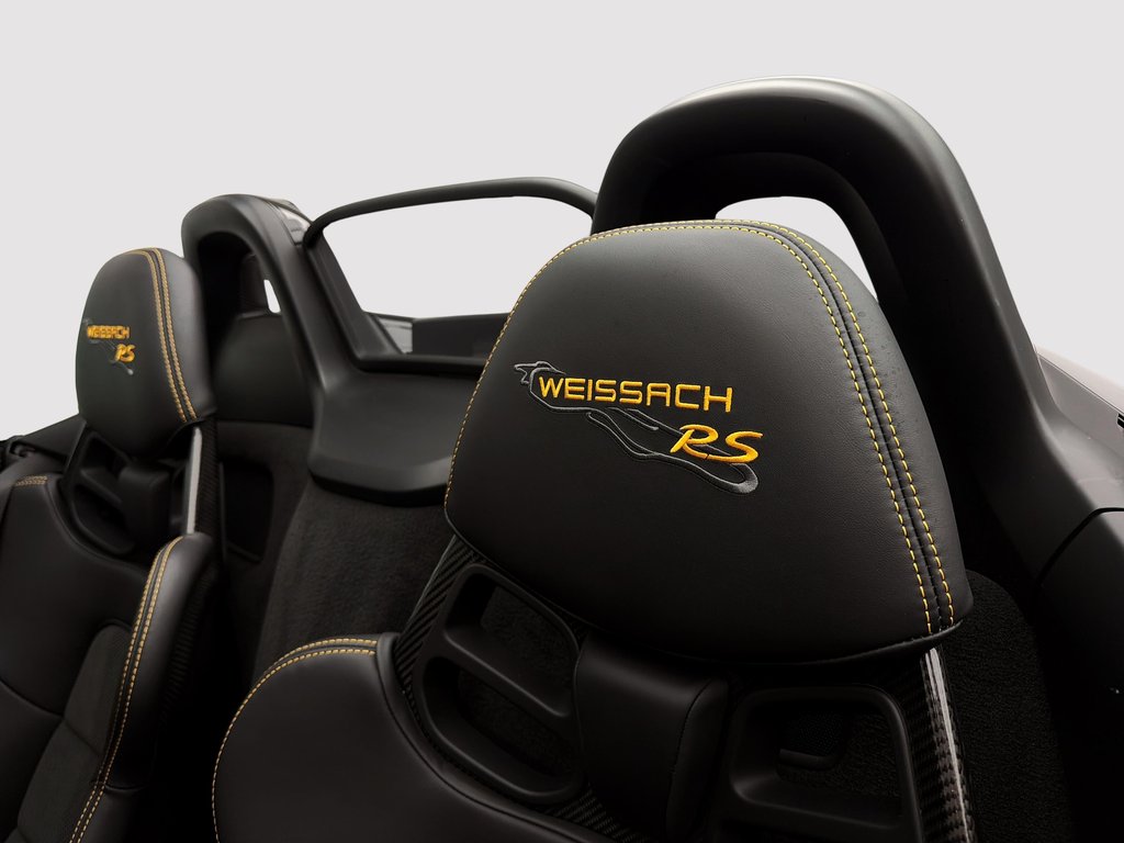 2024 Porsche 718 Spyder RS Roadster in Laval, Quebec - 29 - w1024h768px