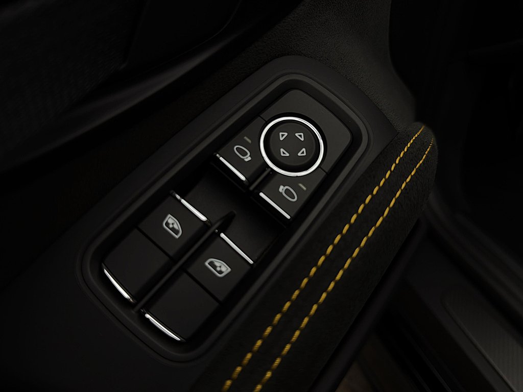 2024 Porsche 718 Spyder RS Roadster in Laval, Quebec - 31 - w1024h768px