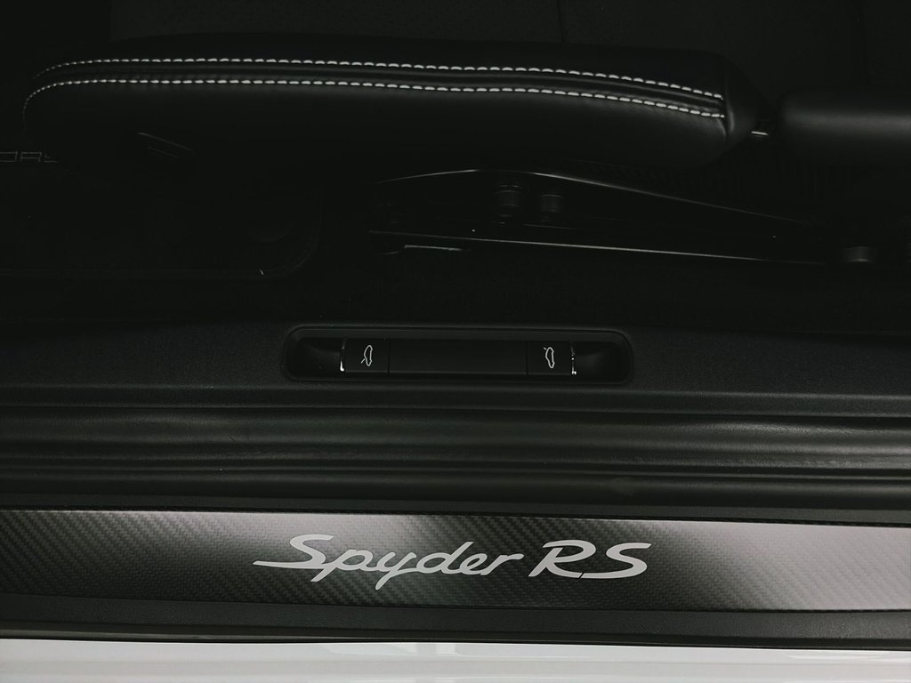Porsche 718 Spyder RS 2025 à Laval, Québec - 32 - w1024h768px