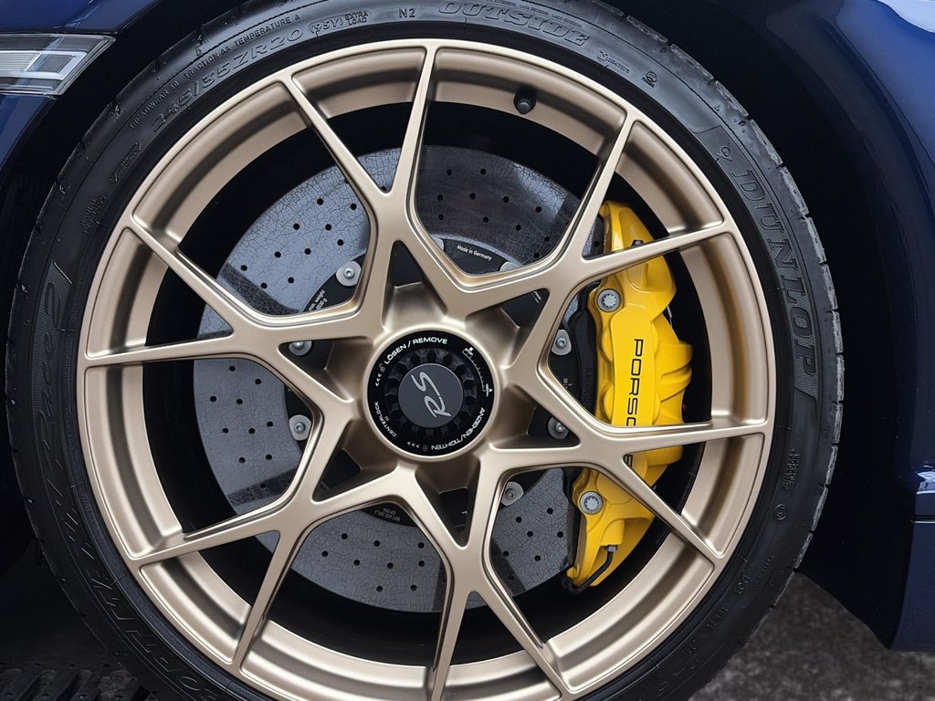 Porsche 718 Spyder RS 2025 à Laval, Québec - 15 - w1024h768px