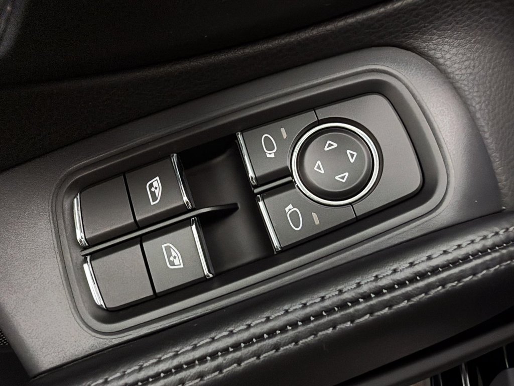 2012 Porsche 911 991 Carrera S in Laval, Quebec - 27 - w1024h768px